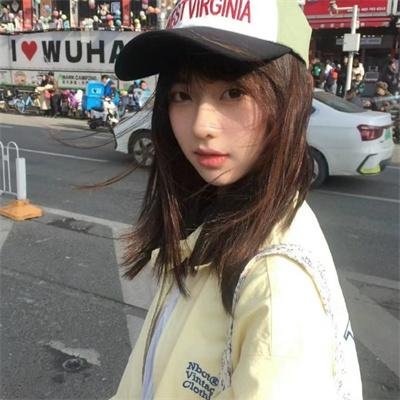 红衣小女孩